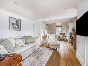 Charming Chichester Home w Garden Pass The Keys